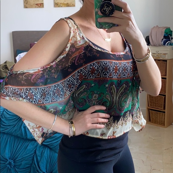 to love kuvaa Tops - Boho Sheer cut out blouse